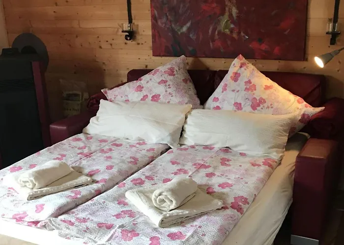 Lower Terrace アパート *