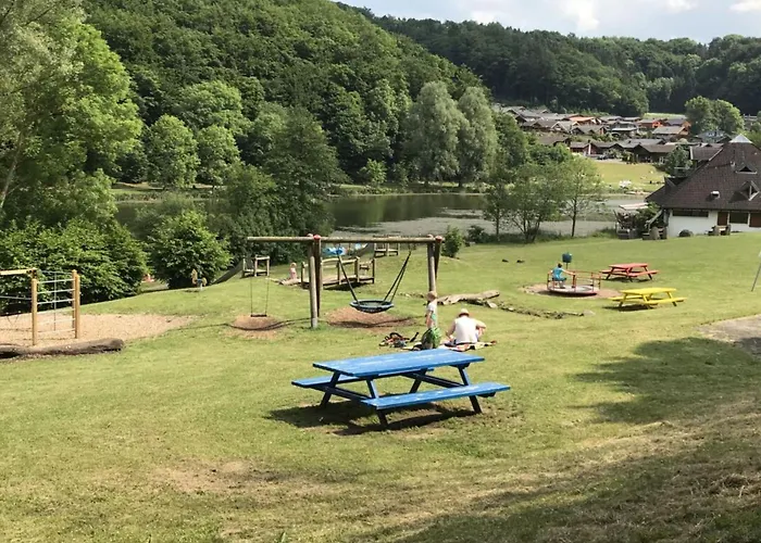 Lower Terrace アパート *