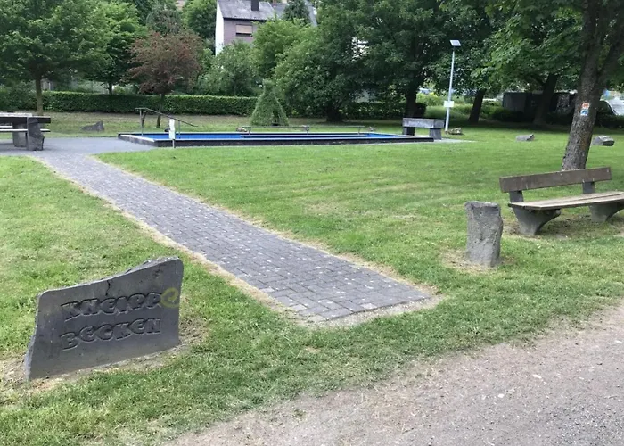 Lower Terrace アパート